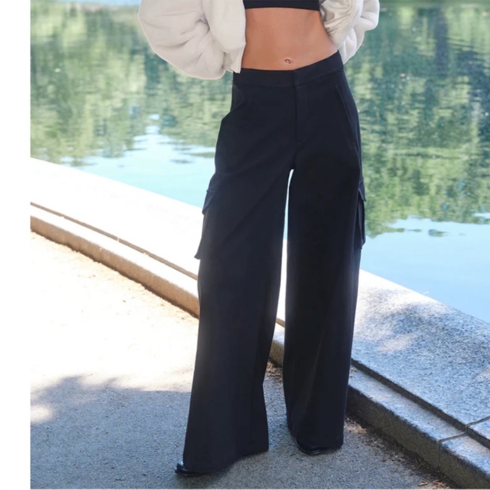 ALO Yoga Show Off Cargo Pants